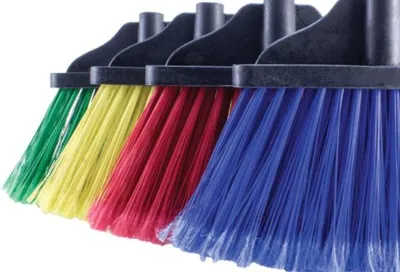 Escoba Tipo Abanico con Fibra de PVC