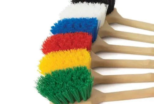 Escobeta Multiusos con Fibra de Polipropileno | Largo Mango 20 · Verde | El Castor | 3103-LG